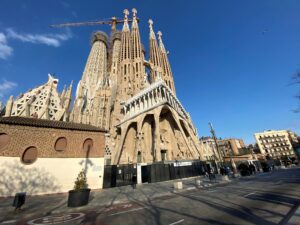 2020-03-13t193520z-604301026-rc27jf99w4av-rtrmadp-3-health-coronavirus-spain-sagrada-familia.jpg