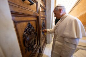 2025-05-12t080722z-94076635-rc2mfeaqqgte-rtrmadp-3-pope-leo.jpg