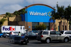 2025-05-15t181905z-175479312-rc2gieazwlno-rtrmadp-3-usa-tariffs-retail.jpg