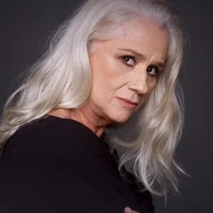 tpm-0817-vera-holtz-mobile.webp.webp